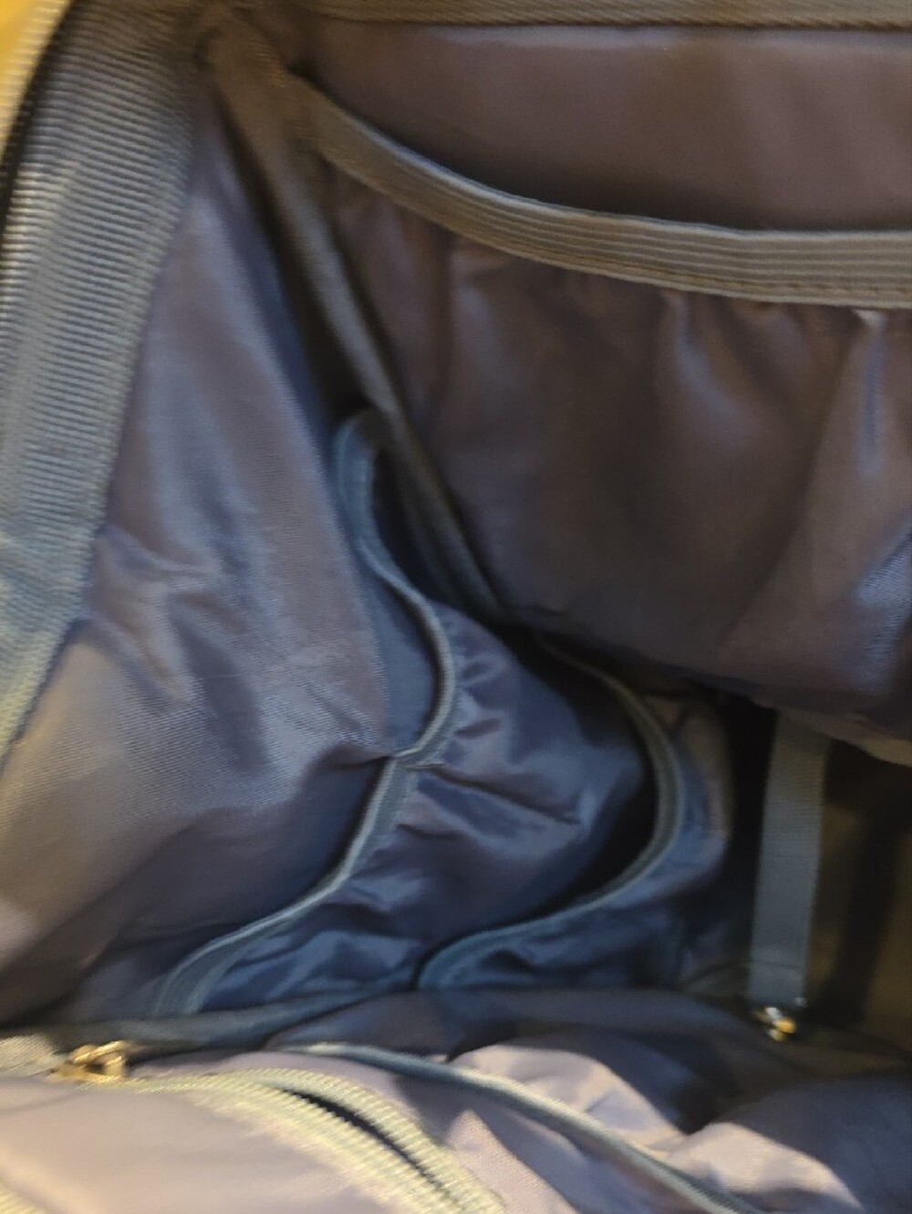 LEKEBABY Backpack with Arrow-Pattern Flap - Picture 12 of 13